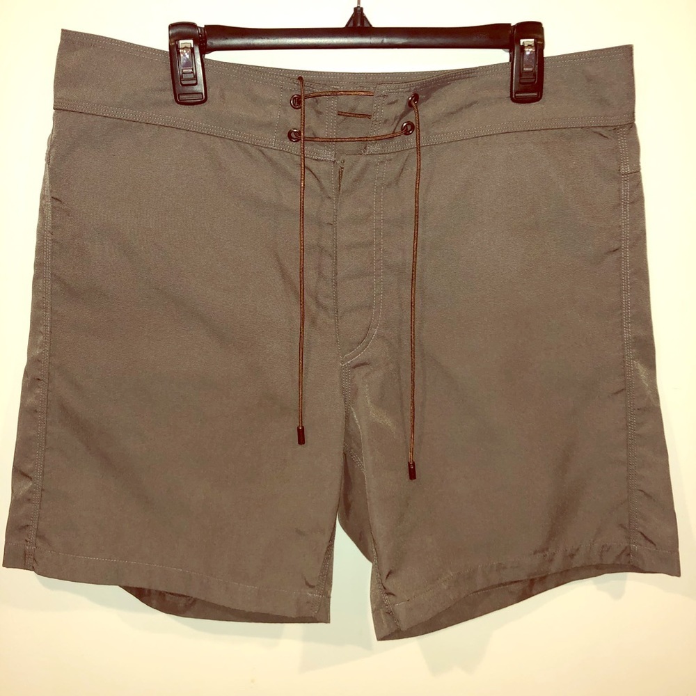 Gucci men’s swim trunks size xl fits like a lg